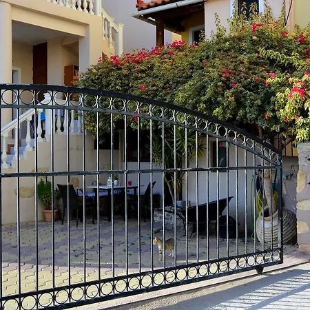 Estrella Apartment *