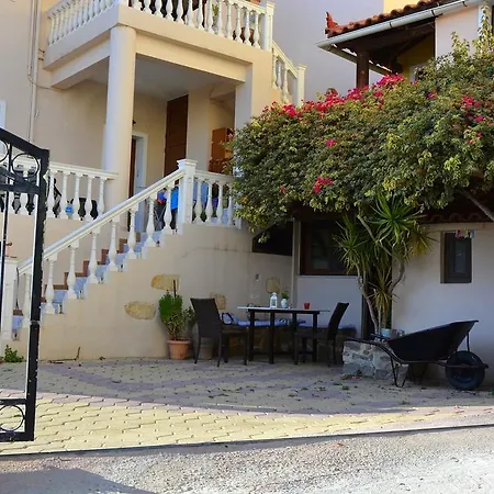 Estrella * Chania (Crete)