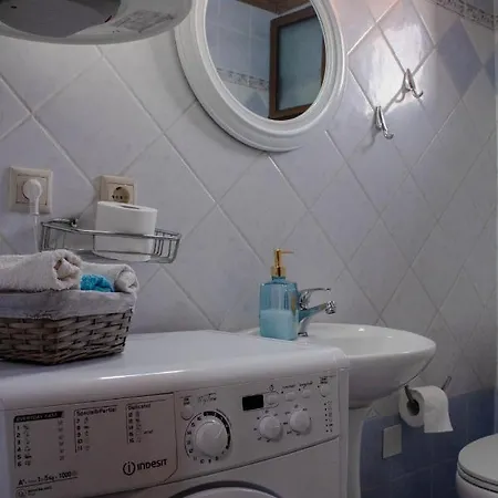 Estrella * 干尼亞