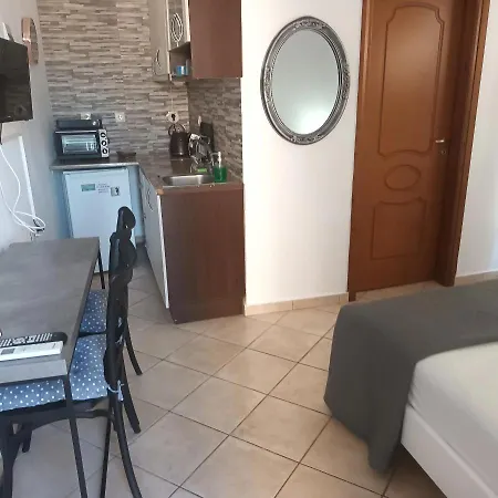 Estrella Daire Hanya